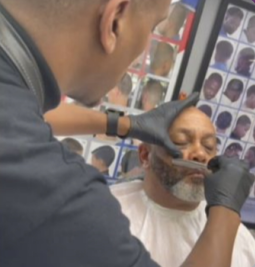 Men's Senior Haircut/ Hot Towel & Shave